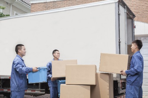 Mobile self storage container delivered to a Neweltham property