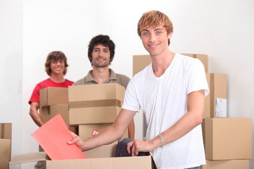 Safe manual handling in a storage environment